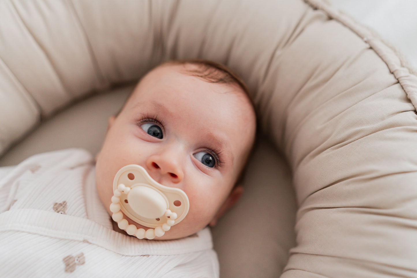 Cocon bébé Boucles d’Or | Réducteur de lit bébé en tissu teddy