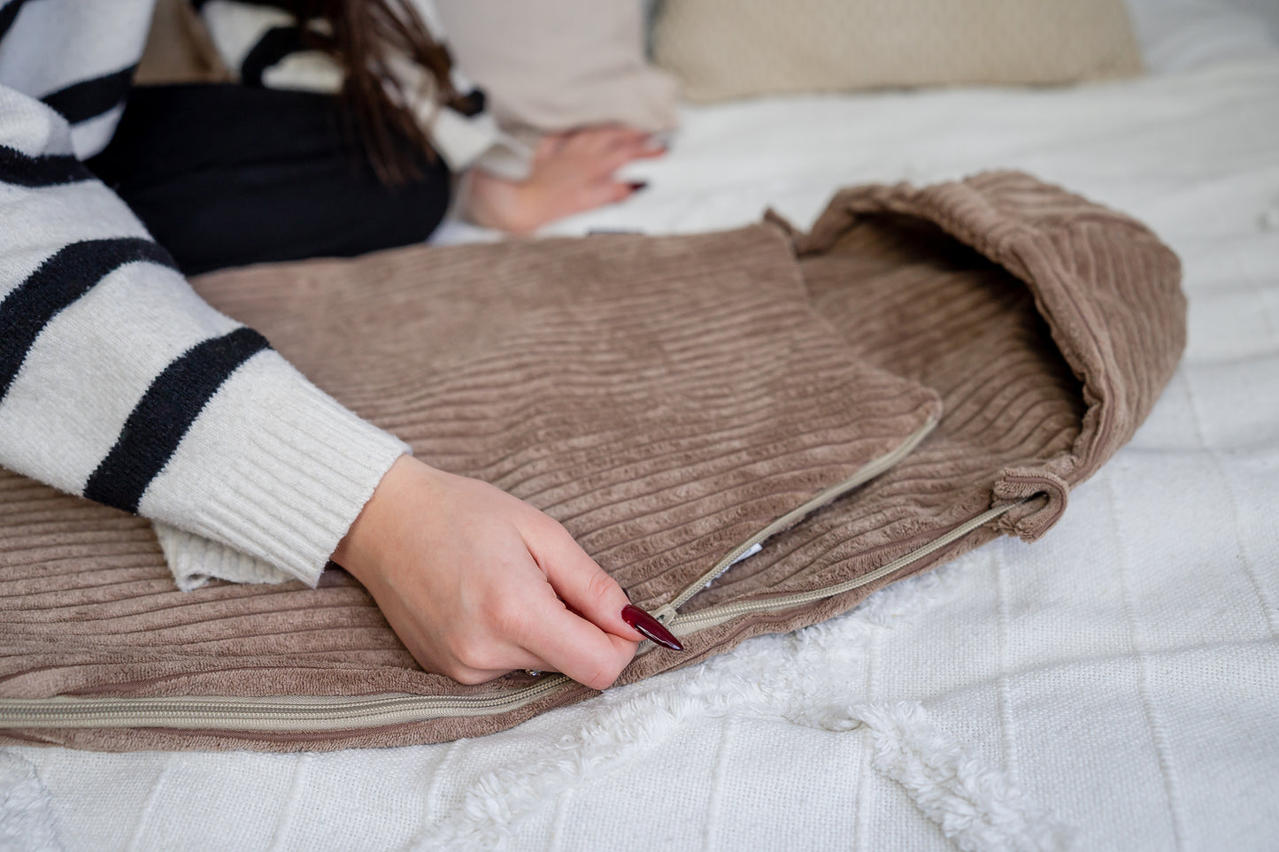 Duo Sortie Bébé Velours d'Amour | Nid d’ange cosy & Sac à langer assortis | Tons Neutres