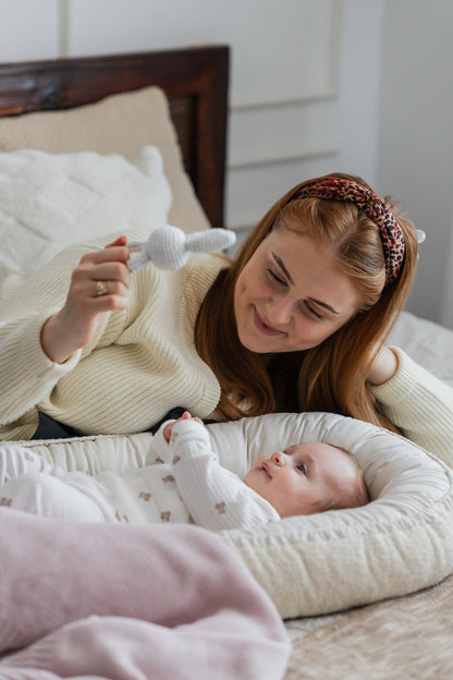 Cocon bébé Boucles d’Or | Réducteur de lit bébé en tissu teddy