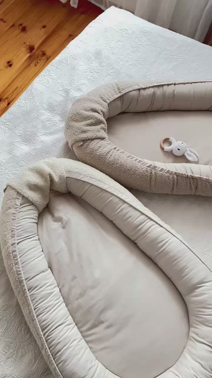 Cocon bébé Boucles d’Or | Réducteur de lit bébé en tissu teddy