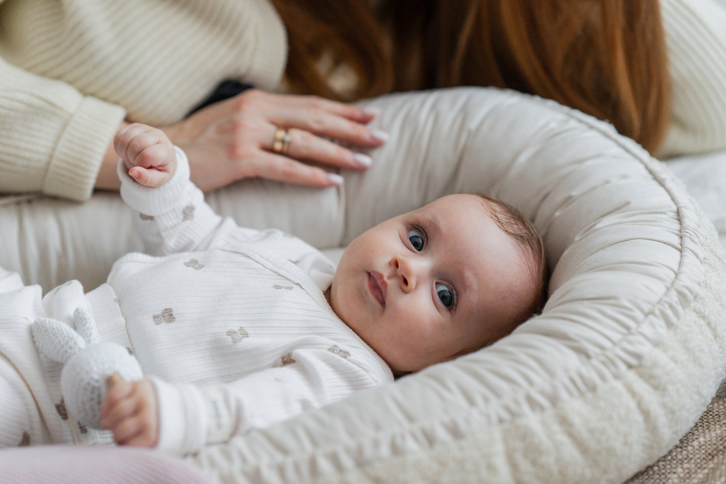 Cocon bébé Boucles d’Or | Réducteur de lit bébé en tissu teddy