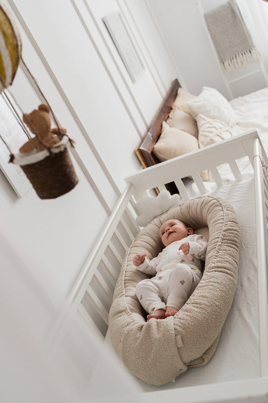 Cocon bébé Boucles d’Or | Réducteur de lit bébé en tissu teddy